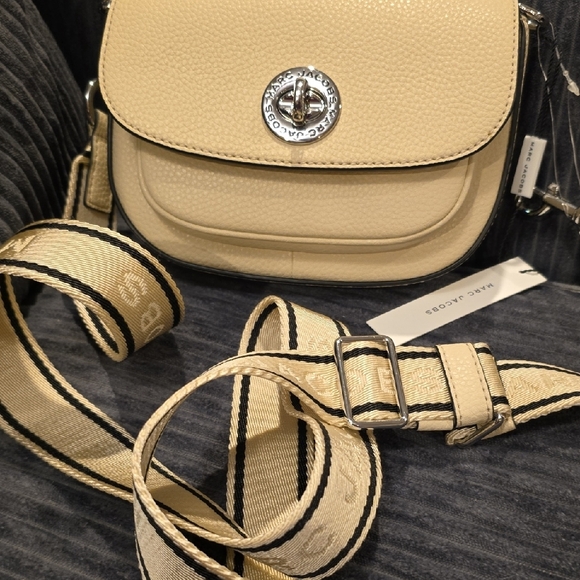 Marc Jacobs Beige Crossbody Bag - Picture 7 of 8